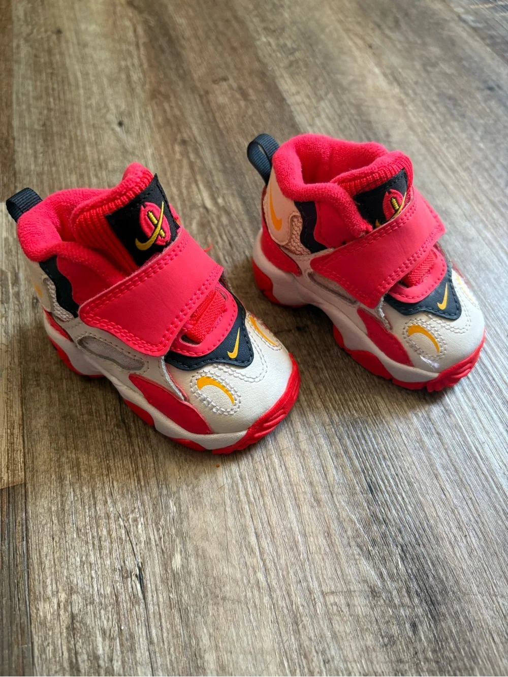 Nike bright pink